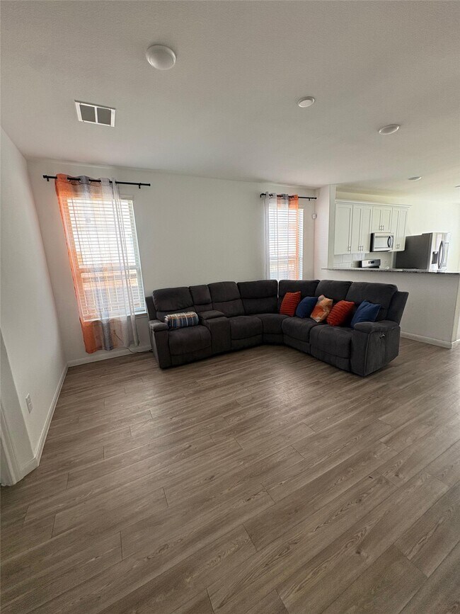 Building Photo - 1309 Grass Bnd Dr