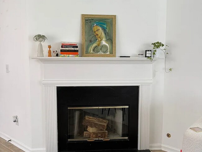 Foto del edificio - 1509 Cove Creek Cir