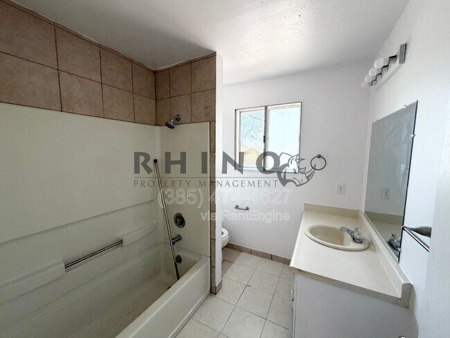 Foto del edificio - 475 N 1465 W