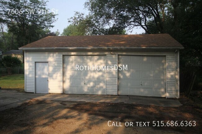 Building Photo - 7606 SW 9th St