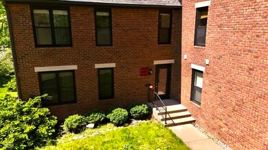 Building Photo - 800 N Park Ave
