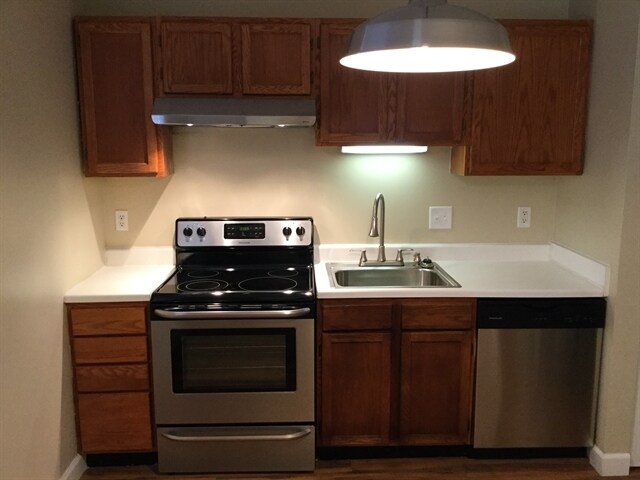 Foto del edificio - 242 Monarch Dr