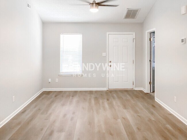 Foto del edificio - 1735 Thriftwood Dr