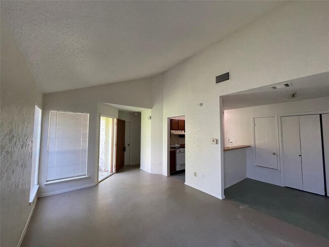 Building Photo - 7704 Brodie Ln