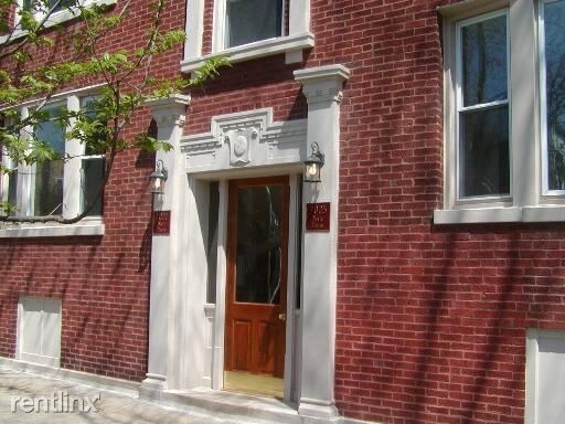 Building Photo - 1 br, 1 bath Condo - 7027 N Damen Ave