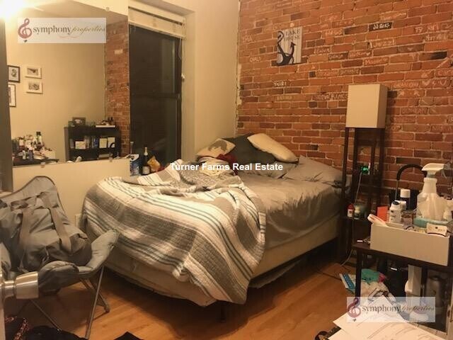 Building Photo - 65 Hemenway St