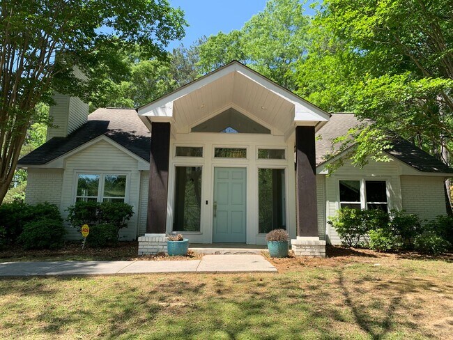Foto del edificio - Spacious and updated 4Bedroom Home in Auburn