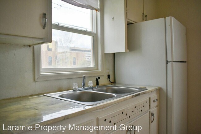 Foto del edificio - 2 br, 1 bath House - 567 N 13th St