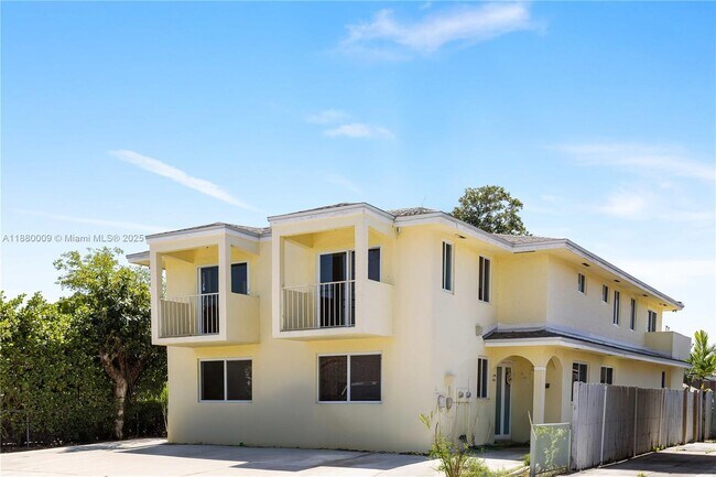 Foto del edificio - 3524 NW 4th Terrace