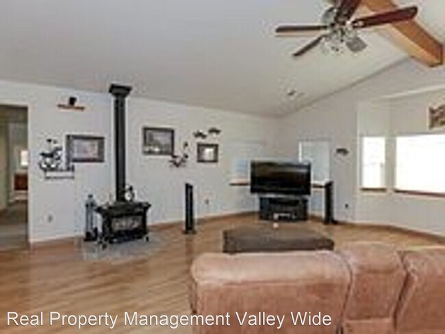 Building Photo - 3 br, 2 bath House - 18869 Avenue 25,