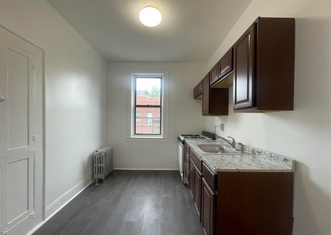 Building Photo - 2 Noll Pl
