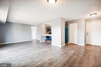 Building Photo - 12405 Hickory Tree Way