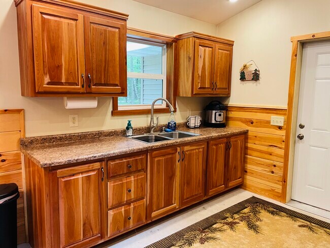 Building Photo - 9286 Forest Trl