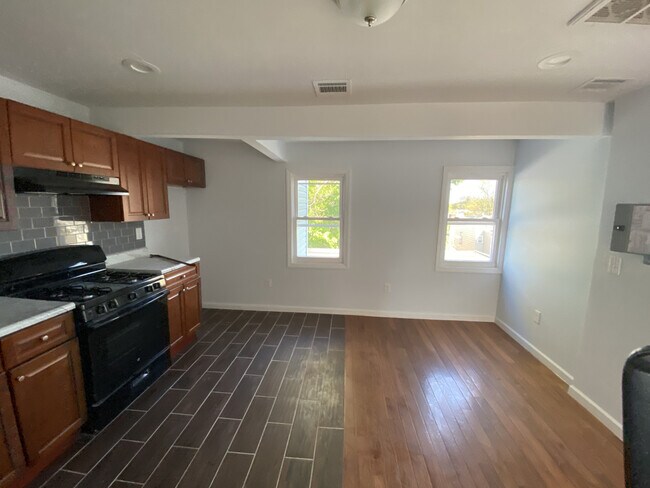 Foto del edificio - 346 Sanford Ave.