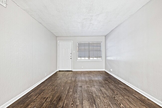 Building Photo - 5414-5418 Reiger Ave, Dallas TX