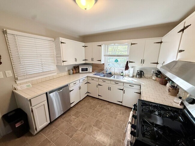 Foto del edificio - Quiet 2BR Retreat Minutes from Downtown Athens