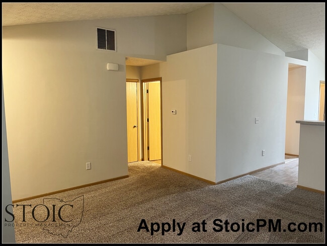 Foto del edificio - 2193 Rustic Ledge Dr