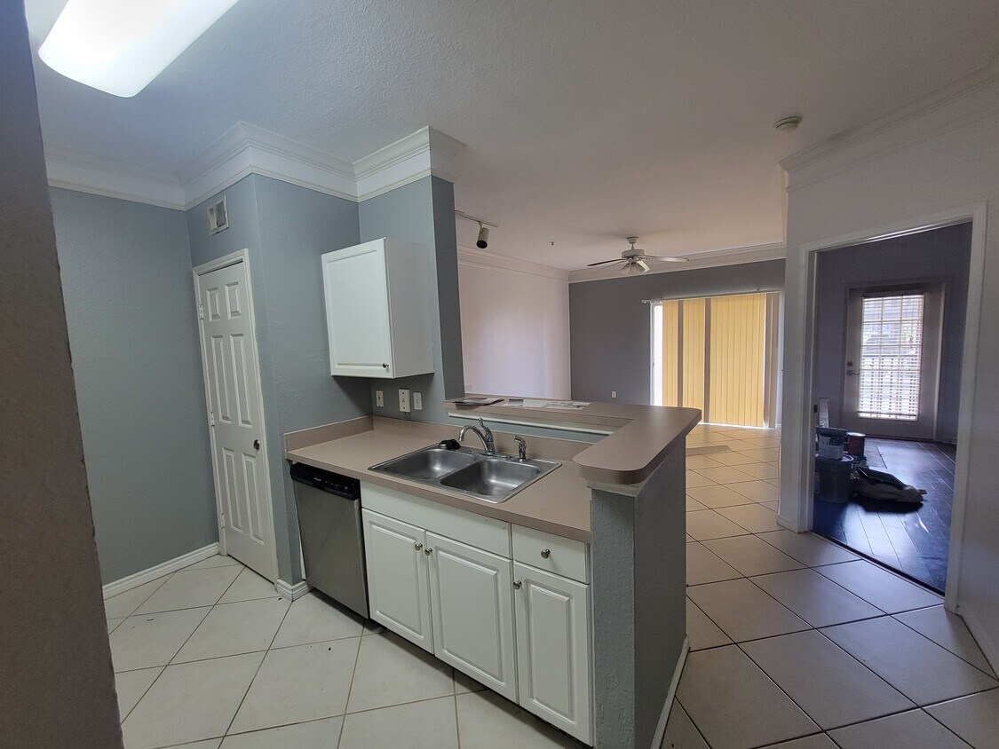 4311 Bayside Village Dr Unit 104, Tampa, FL 33615 Condo for Rent in