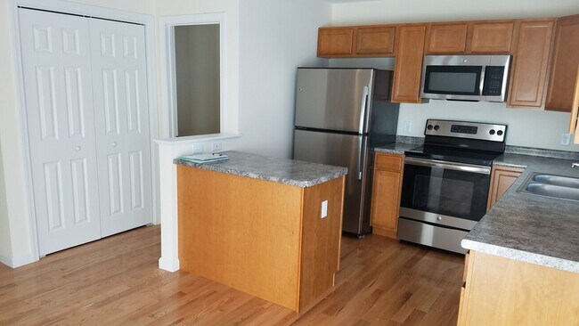 Foto del edificio - 2 Bedroom 1 1/2 Bath Condo