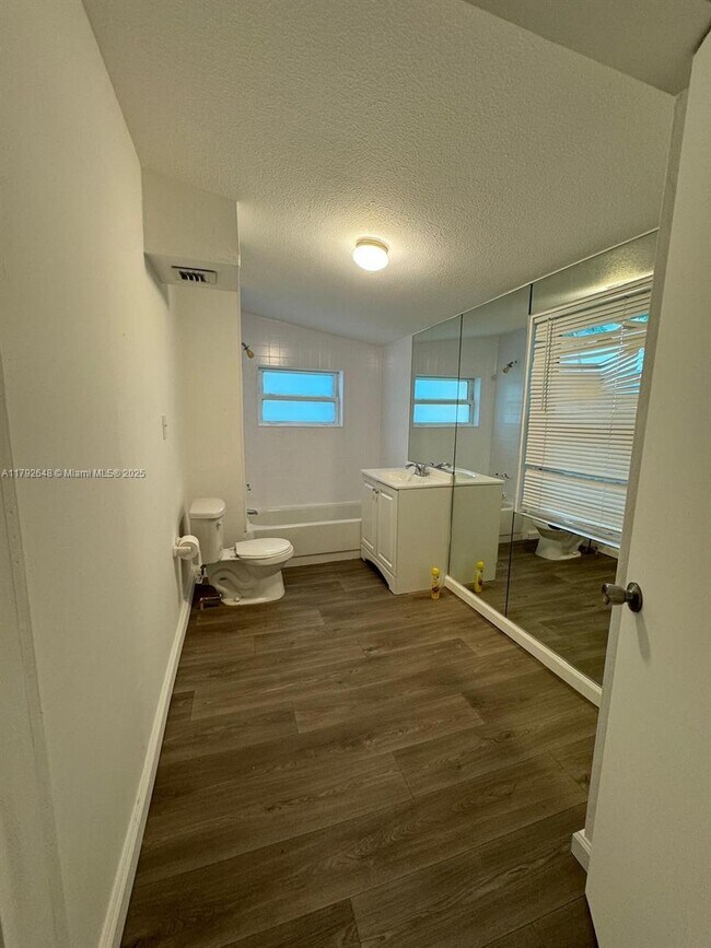 Foto del edificio - 1721 Roosevelt St