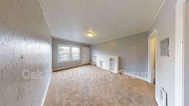 Building Photo - 6405 Bancroft Ave