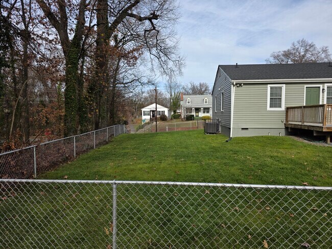 Foto del edificio - 501 E Brookland Park Blvd