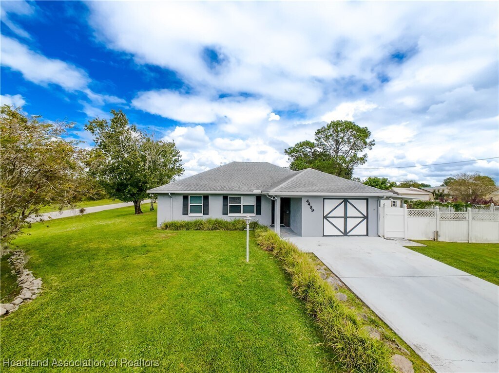 Foto principal - 4409 Wood Ave