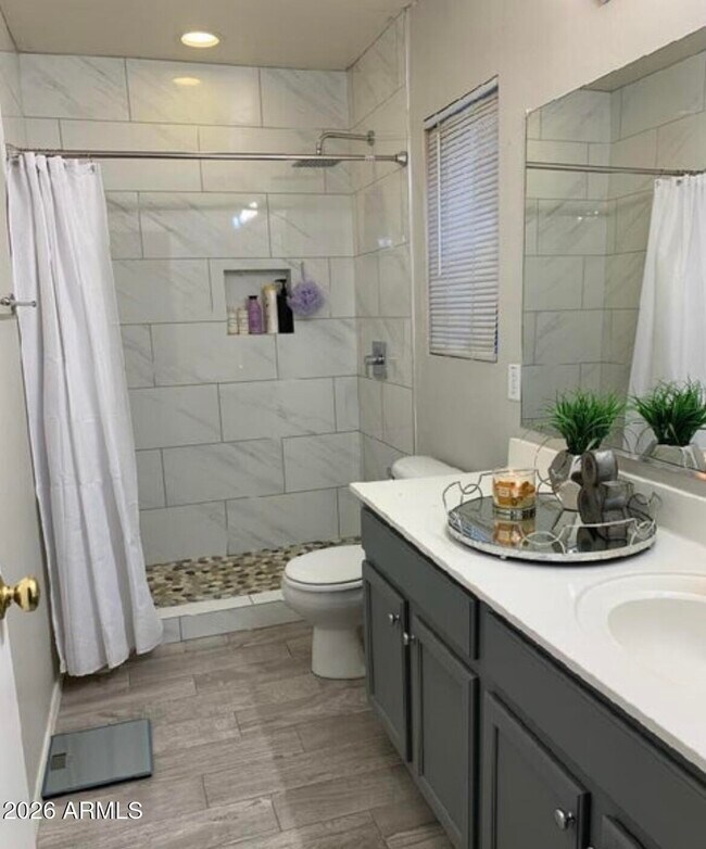 Foto del edificio - 1533 S 228th Ln