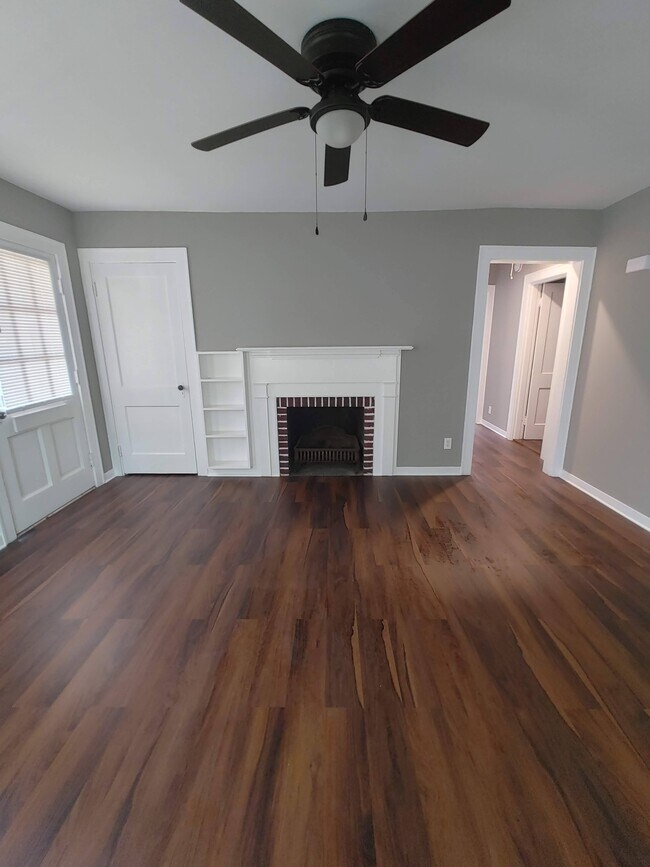 Building Photo - 2327 Lawson Ave