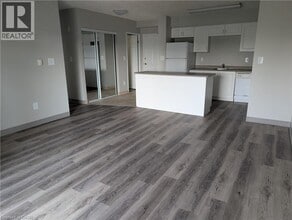 Building Photo - 736 Old Albert St