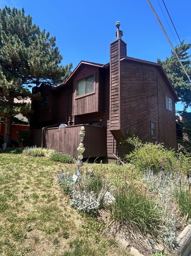 Building Photo - 1031 Portland Pl