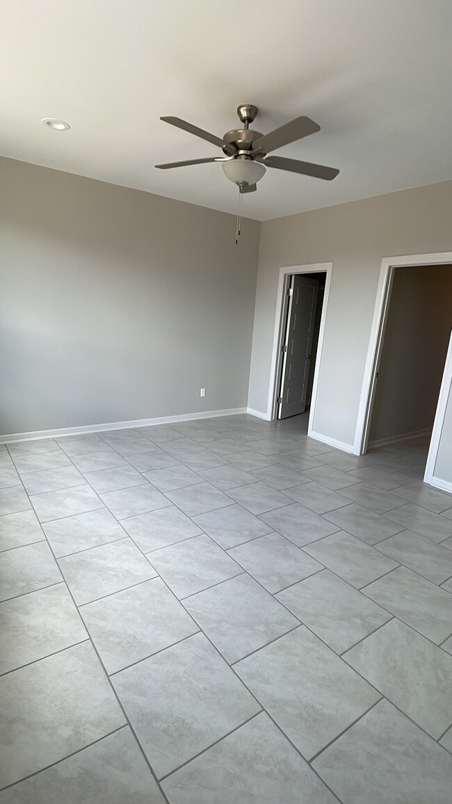 Foto del edificio - 2369 Grove Ln