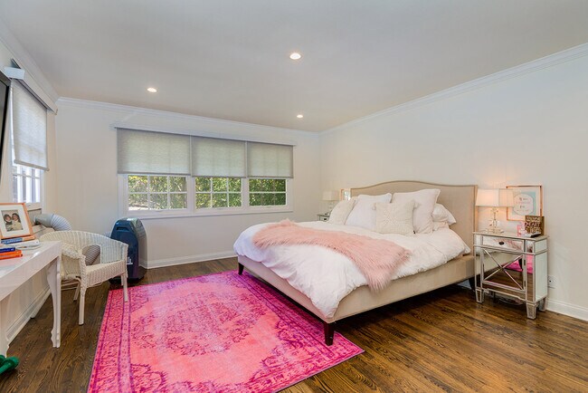 Upstairs Master - 831 Alma Real Dr