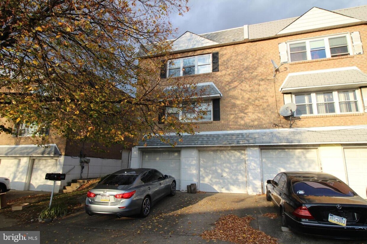 Primary Photo - 1 Bedroom Apartment