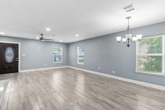 Building Photo - 3853 Rosedale St
