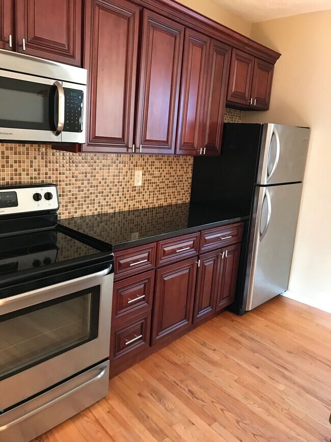 Foto del edificio - 98 Knight St