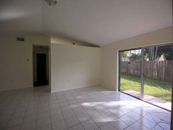 Building Photo - 510 Danville Ter