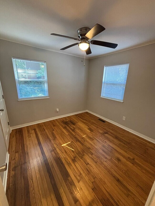 Foto del edificio - Quaint 2-Bedroom Duplex in Fayetteville!
