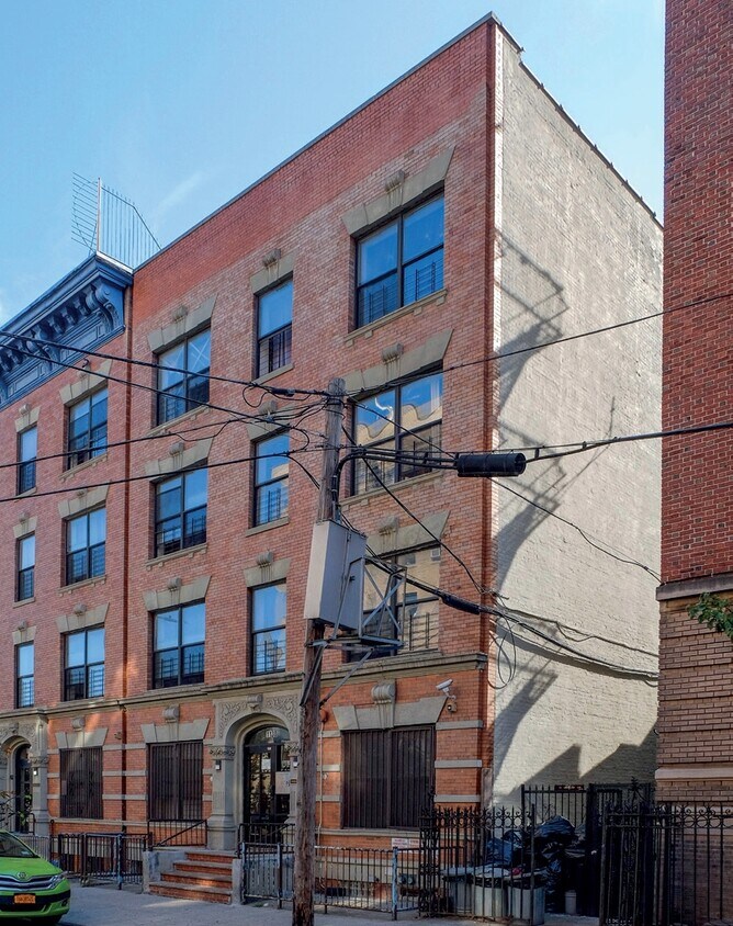 Primary Photo - 1130 Bryant Ave