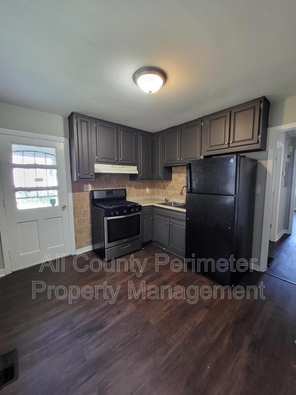 Foto del edificio - 211 Hipp St SW