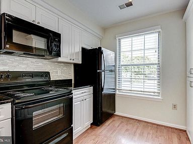 Foto del edificio - 1655 S Barton St