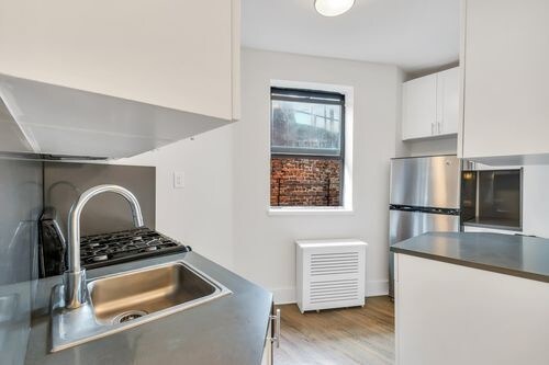 Foto del edificio - 414 W 49th St