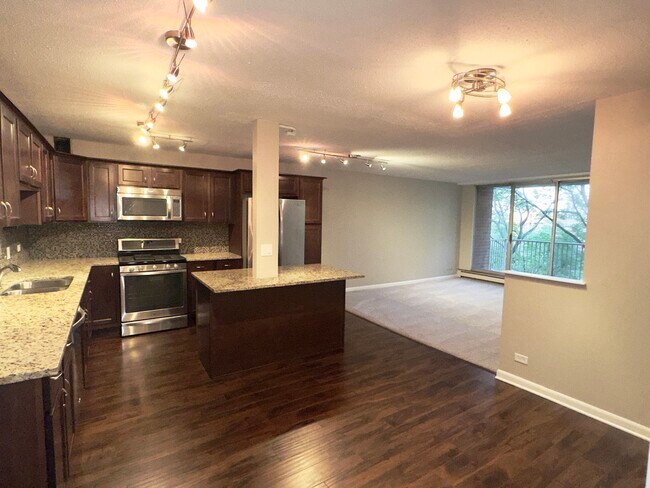 Building Photo - 2211 S Highland Ave