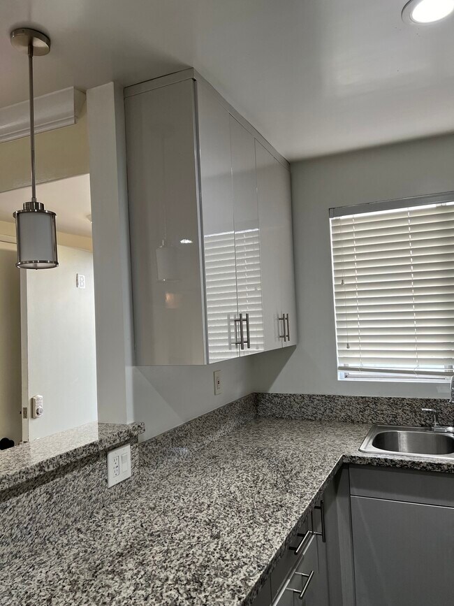 Foto del edificio - 522-528 N Alexandria Ave