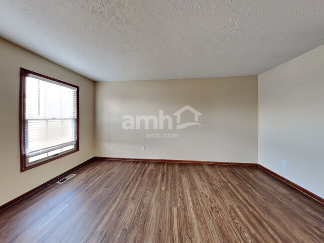 Foto del edificio - 5829 Sharets Dr
