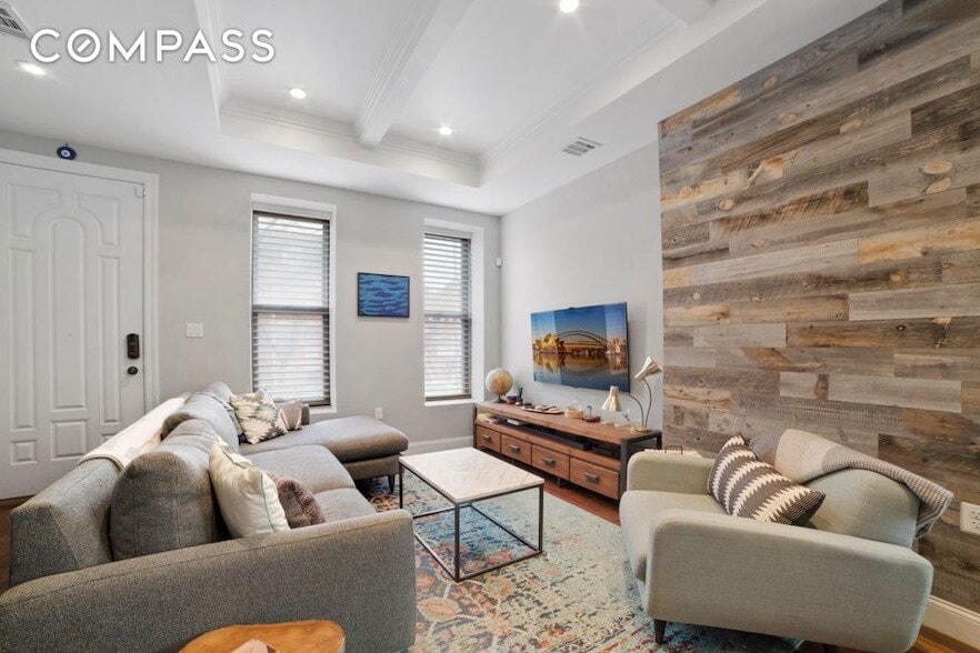 Foto principal - 730 Quincy St