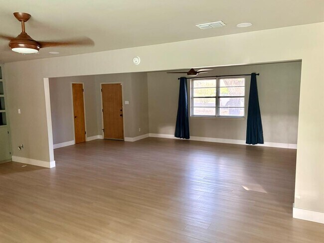 Foto del edificio - 11401 Indianhead Dr