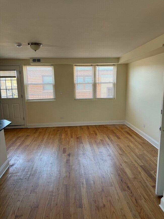 Foto del edificio - 5320 N Francisco Ave