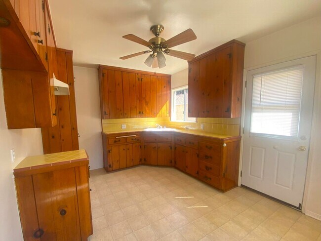 Foto del edificio - 13626 Leadwell St
