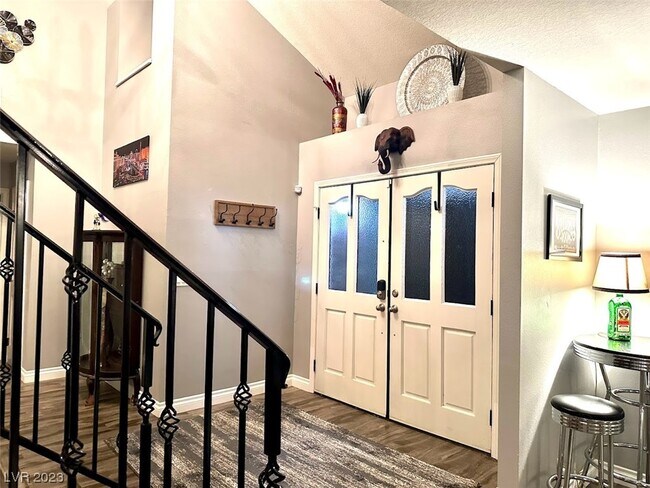 Building Photo - 5738 S Hedgeford Ct